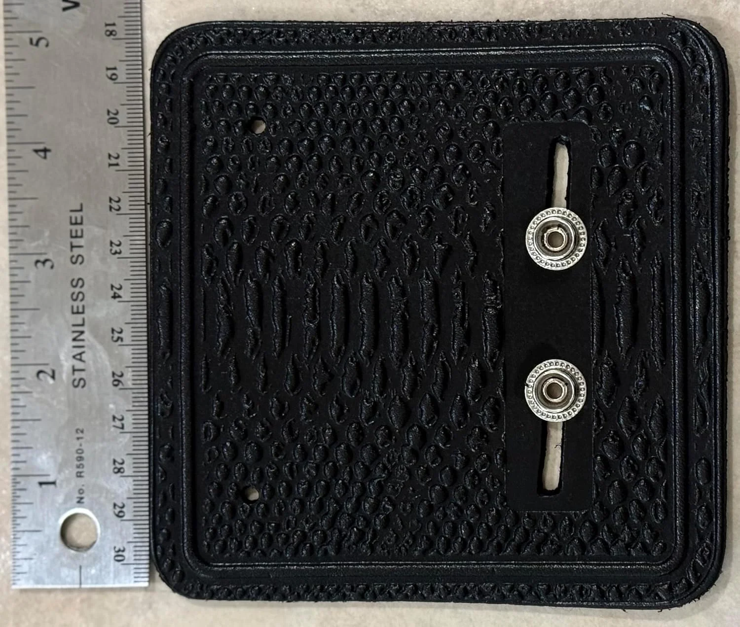 بسته 6 عددی، نگهدارنده دیواری کمربند کشتی قابل تنظیم جهانی، آویز دیواری برای کمربندهای بزرگسالان و کودکان برای تمام لیگ های کشتی، بسته شش تایی آویز دیواری چرم مشکی بسته 6 عددی، نگهدارنده دیواری کمربند کشتی قابل تنظیم جهانی، آویز دیواری برای کمربندهای بزرگسالان و کودکان برای تمام لیگ های کشتی، بسته شش تایی آویز دیواری چرم مشکی