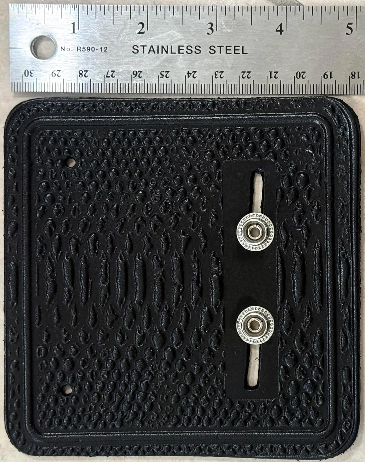 بسته 6 عددی، نگهدارنده دیواری کمربند کشتی قابل تنظیم جهانی، آویز دیواری برای کمربندهای بزرگسالان و کودکان برای تمام لیگ های کشتی، بسته شش تایی آویز دیواری چرم مشکی بسته 6 عددی، نگهدارنده دیواری کمربند کشتی قابل تنظیم جهانی، آویز دیواری برای کمربندهای بزرگسالان و کودکان برای تمام لیگ های کشتی، بسته شش تایی آویز دیواری چرم مشکی