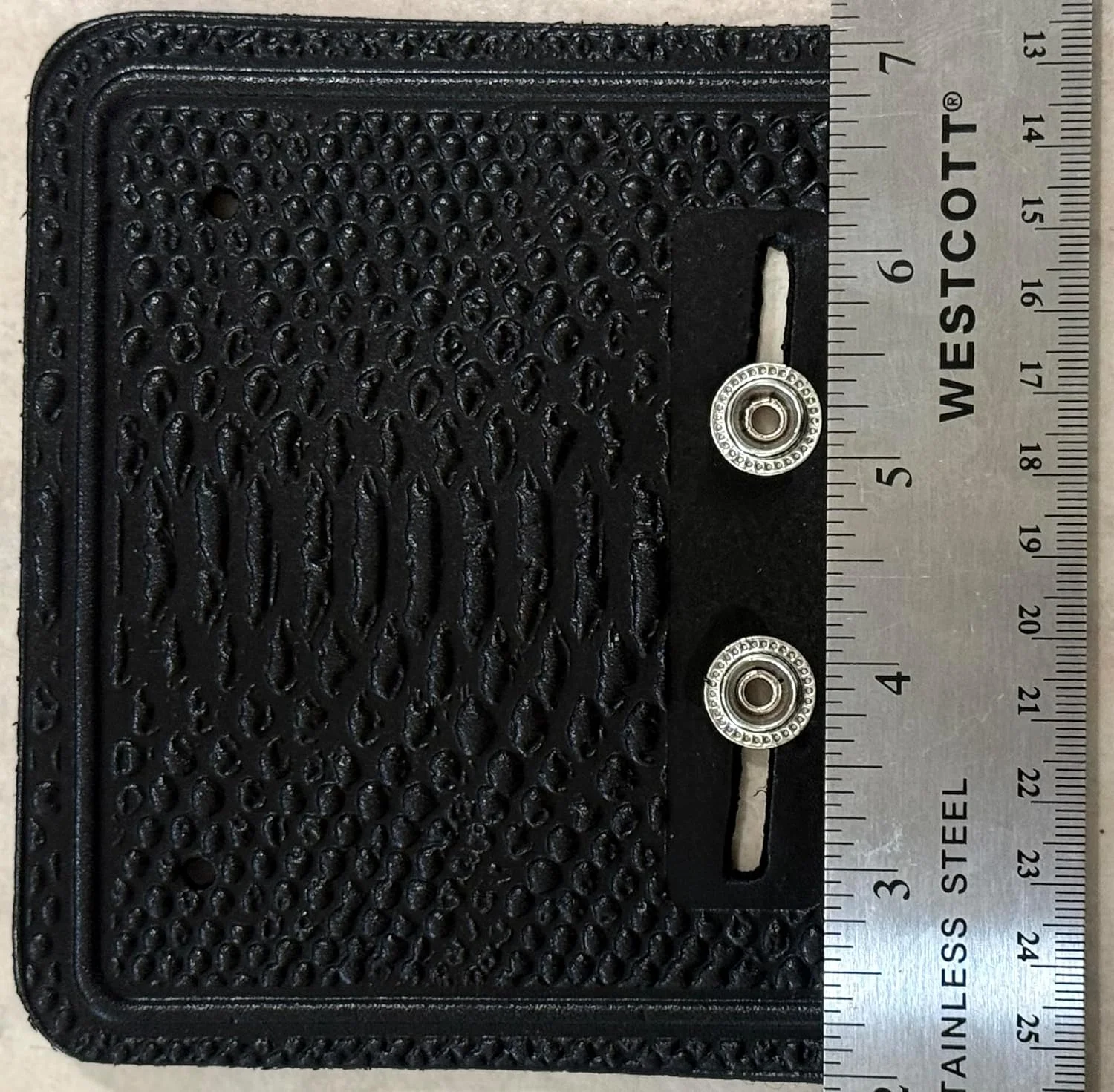 بسته 6 عددی، نگهدارنده دیواری کمربند کشتی قابل تنظیم جهانی، آویز دیواری برای کمربندهای بزرگسالان و کودکان برای تمام لیگ های کشتی، بسته شش تایی آویز دیواری چرم مشکی بسته 6 عددی، نگهدارنده دیواری کمربند کشتی قابل تنظیم جهانی، آویز دیواری برای کمربندهای بزرگسالان و کودکان برای تمام لیگ های کشتی، بسته شش تایی آویز دیواری چرم مشکی