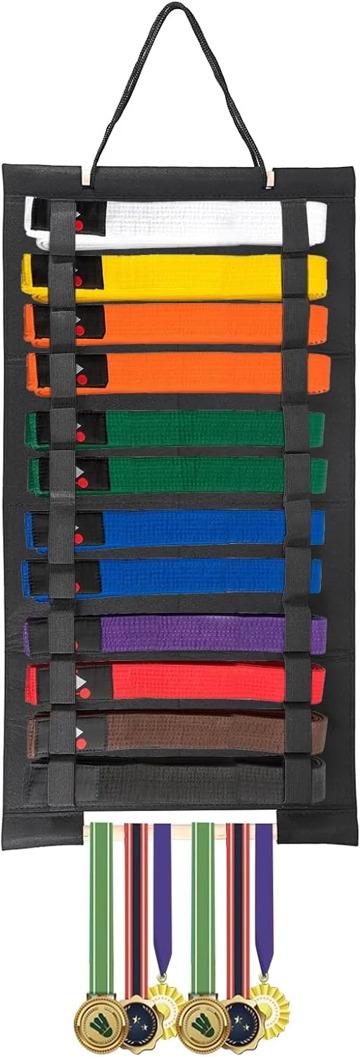 نگهدارنده کمربند هنرهای رزمی سامناکان برای 12 کمربند، استند کمربند تکواندو نمدی، قابل نصب روی دیوار، نمایشگر کمربند برای مدال، کمربند جودو، کمربند کاراته، کمربند نینجوتسو به عنوان هدیه شخصی (بدون کمربند)