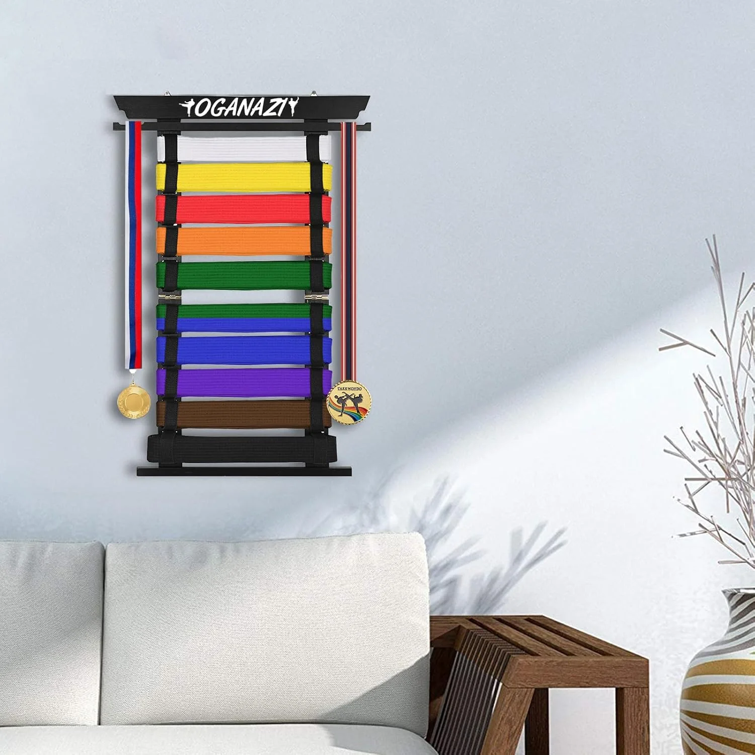 نگهدارنده کمربند کاراته بامبو OGANAZI - نگهدارنده نمایش کمربند هنرهای رزمی برای 10 کمربند با آویز مدال (مشکی) نگهدارنده کمربند کاراته بامبو OGANAZI - نگهدارنده نمایش کمربند هنرهای رزمی برای 10 کمربند با آویز مدال (مشکی)