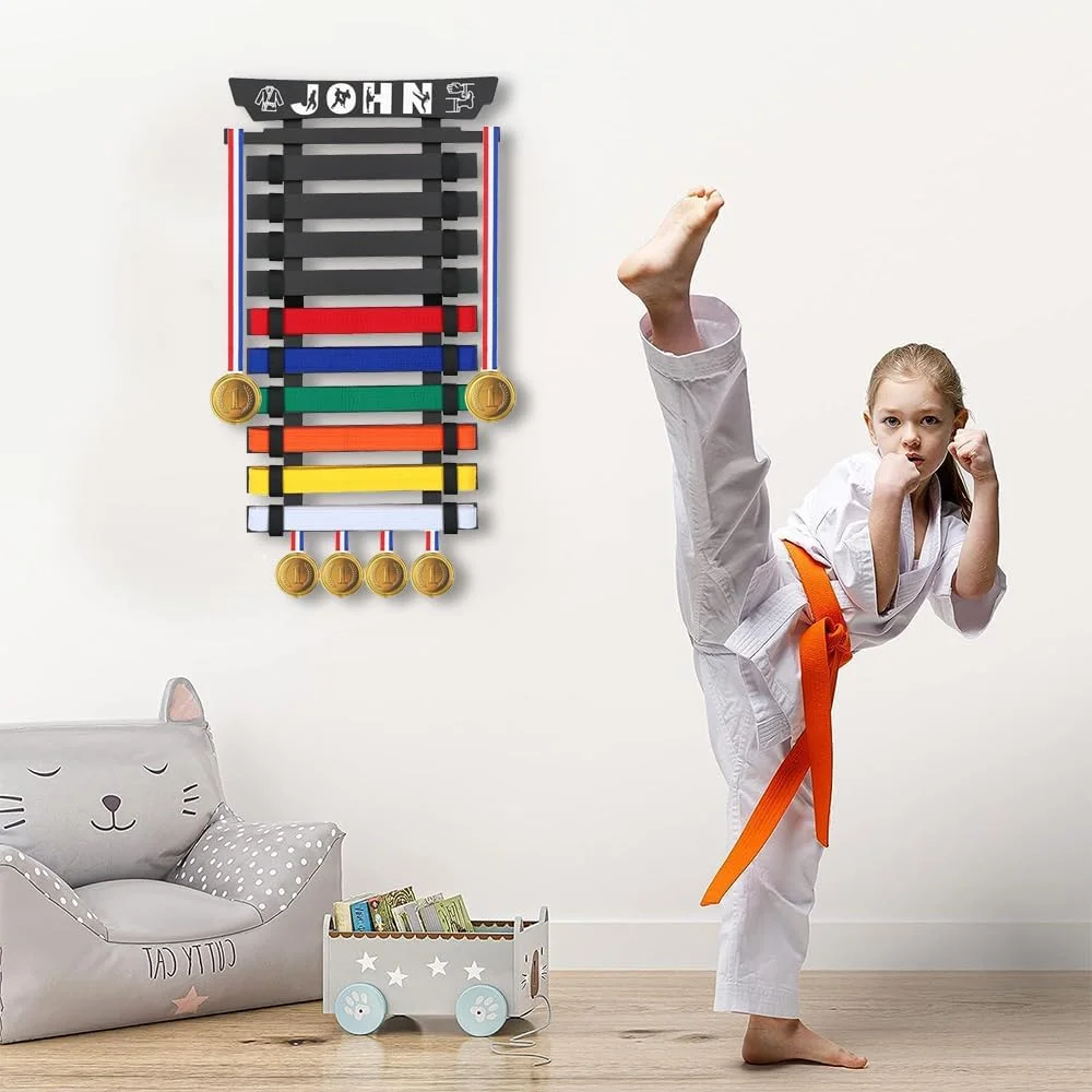 نگهدارنده کمربند کاراته نیکیکستی، قفسه نمایش کمربند هنرهای رزمی با استیکر، سازمان دهنده کمربند تکواندو برای کودکان و بزرگسالان، سازمان دهنده و نگهدارنده مدال کمربند، مشکی