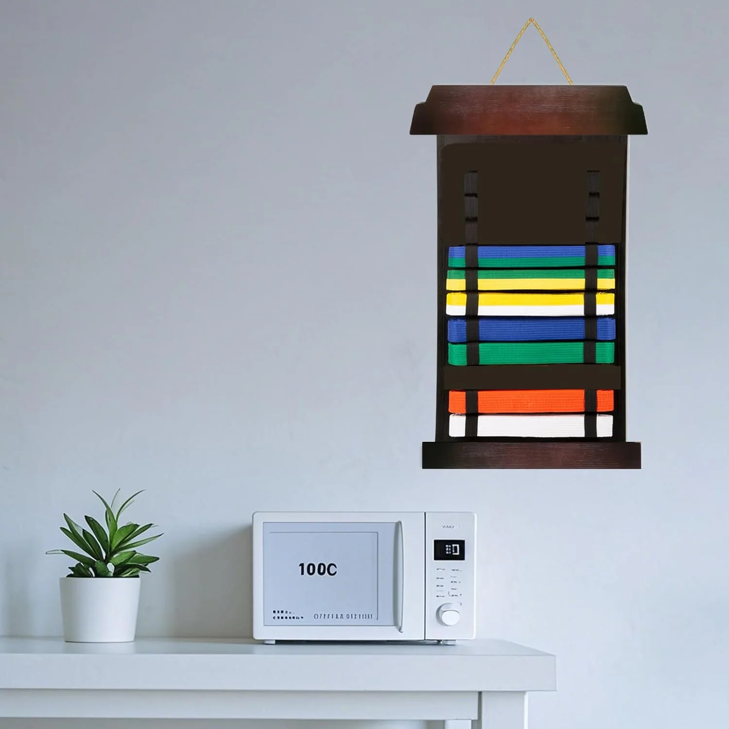 نگهدارنده کمربند کاراته - مناسب برای 12 کمربند، نگهدارنده کمربند تکواندو و BJJ برای هنرهای رزمی، بدون نیاز به مونتاژ، نگهدارنده قابل تنظیم کمربند کاراته برای نوجوانان و بزرگسالان (گردویی)