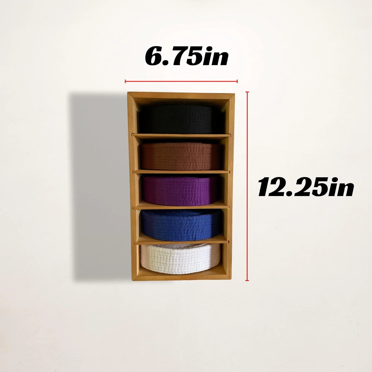 استند کمربند جوجیتسو برزیلی Alley Cats | باکس کمربند کاج | قفسه کمربند BJJ برای 5 کمربند | از سفید تا مشکی | جا کمربندی هنرهای رزمی | هدیه برای ورزشکاران جوجیتسو | OSS