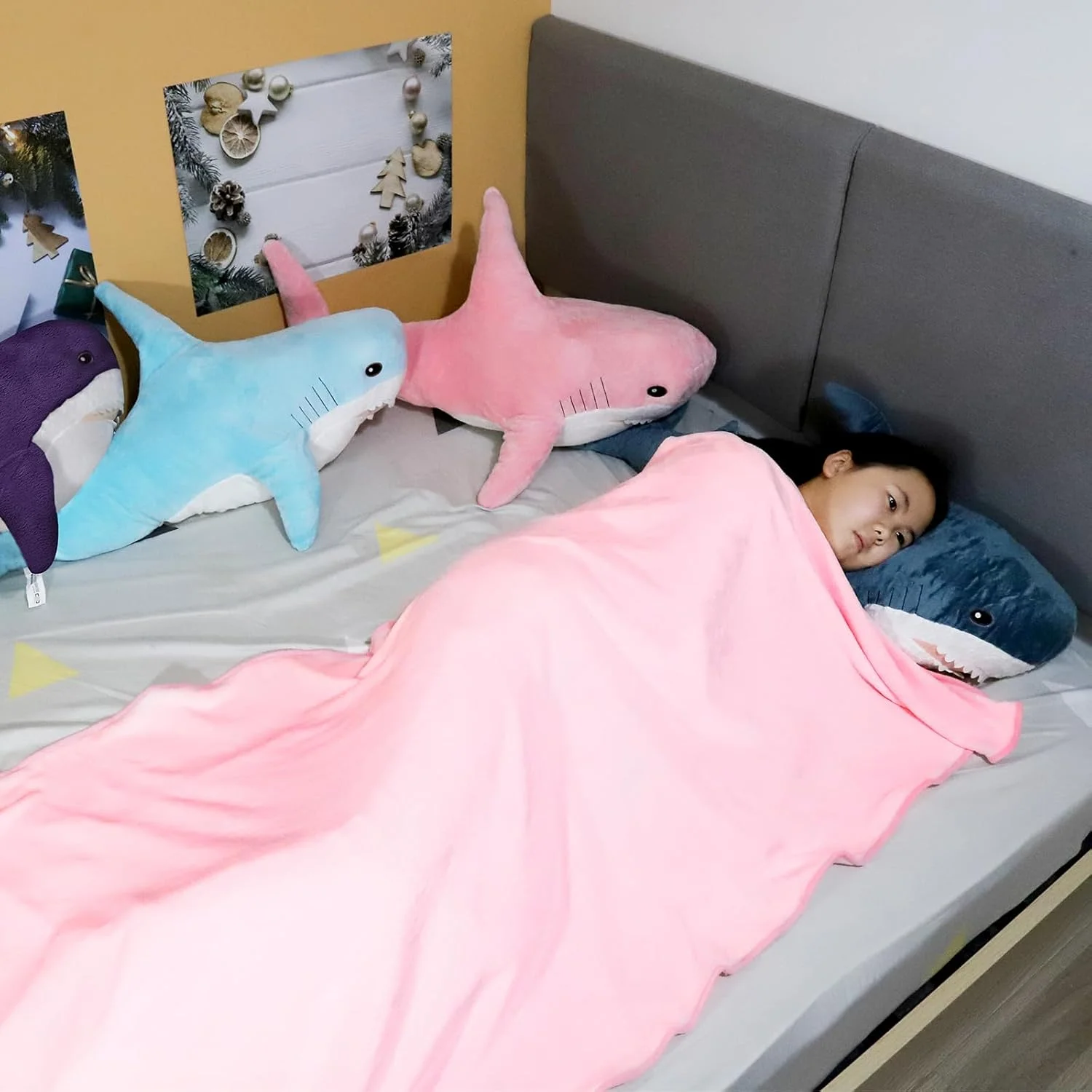 عروسک کوسه ای موپی، طول 99 سانتیمتر، کوسه پولیشی، بالش کوسه ای و پتوی 2 در 1، اسباب بازی کوسه ای، حیوان دریایی پولیشی بزرگ عروسک کوسه ای موپی، طول 99 سانتیمتر، کوسه پولیشی، بالش کوسه ای و پتوی 2 در 1، اسباب بازی کوسه ای، حیوان دریایی پولیشی بزرگ