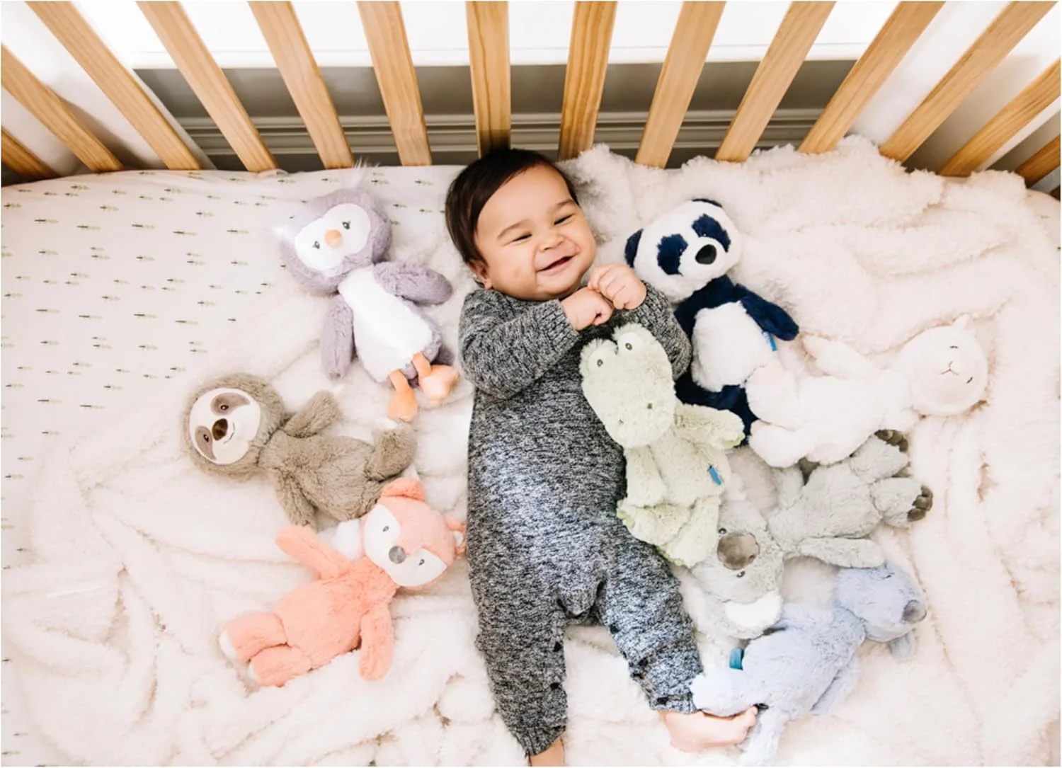 عروسک پولیشی خرس کوآلا شی از مجموعه Lil’ Luvs Baby GUND، خاکستری و سفید، 30 سانتی متر عروسک پولیشی خرس کوآلا شی از مجموعه Lil’ Luvs Baby GUND، خاکستری و سفید، 30 سانتی متر