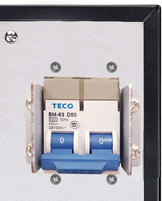 منبع تغذیه بدون وقفه تکنوور پاور سیستمز EVO DSP PLUS 6.0 MM HE - PF 0.9 با 12 باتری 12VDC 9AH