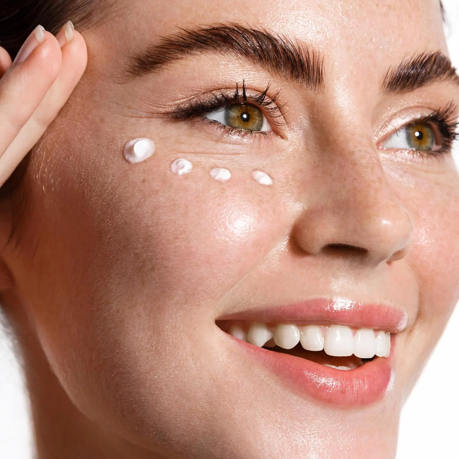 کرم دور چشم روشن کننده آب برنج The Face Shop - کرم دور چشم برای حلقه های تیره - درمان حلقه های تیره زیر چشم - روشن کننده زیر چشم - آبرسان - نیاسینامید - اسید هیالورونیک - مراقبت از پوست کره ای کرم دور چشم روشن کننده آب برنج The Face Shop - کرم دور چشم برای حلقه های تیره - درمان حلقه های تیره زیر چشم - روشن کننده زیر چشم - آبرسان - نیاسینامید - اسید هیالورونیک - مراقبت از پوست کره ای