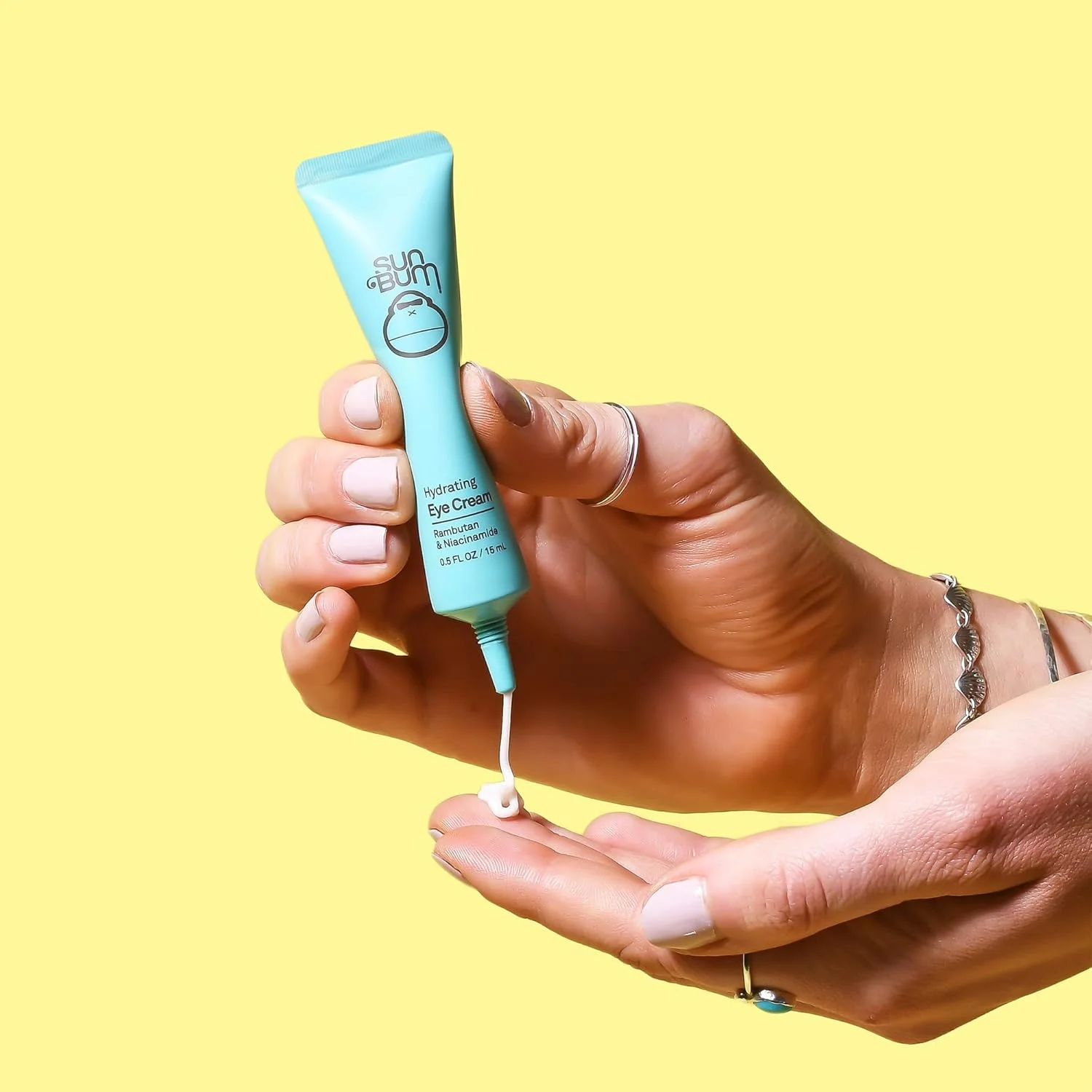 کرم آبرسان دور چشم سان بام | فرمول وگان و بدون تست حیوانی حاوی نیاسینامید برای پف و سیاهی دور چشم | 15 میلی لیتر کرم آبرسان دور چشم سان بام | فرمول وگان و بدون تست حیوانی حاوی نیاسینامید برای پف و سیاهی دور چشم | 15 میلی لیتر