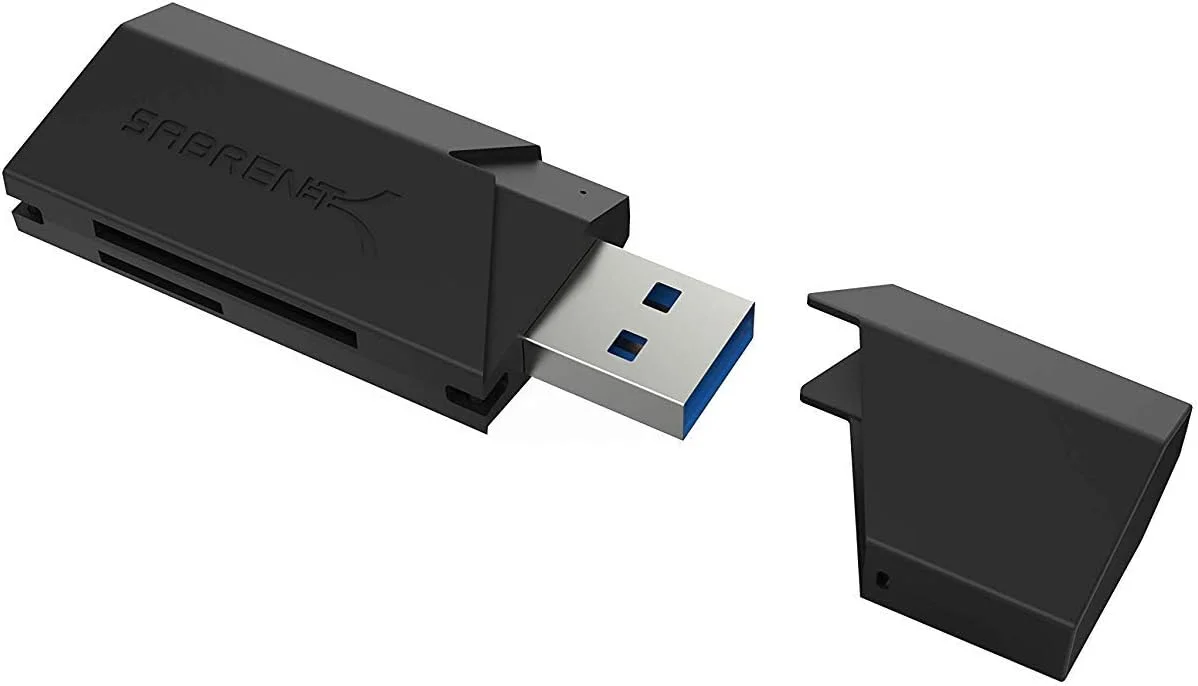کارت خوان دو اسلاته USB 3.0 سابرنت با سرعت فوق العاده برای ویندوز، مک، لینوکس و برخی سیستم های اندروید - پشتیبانی از SD, SDHC, SDXC, MMC/MicroSD, T-Flash [مشکی] (CR-UMSS)
