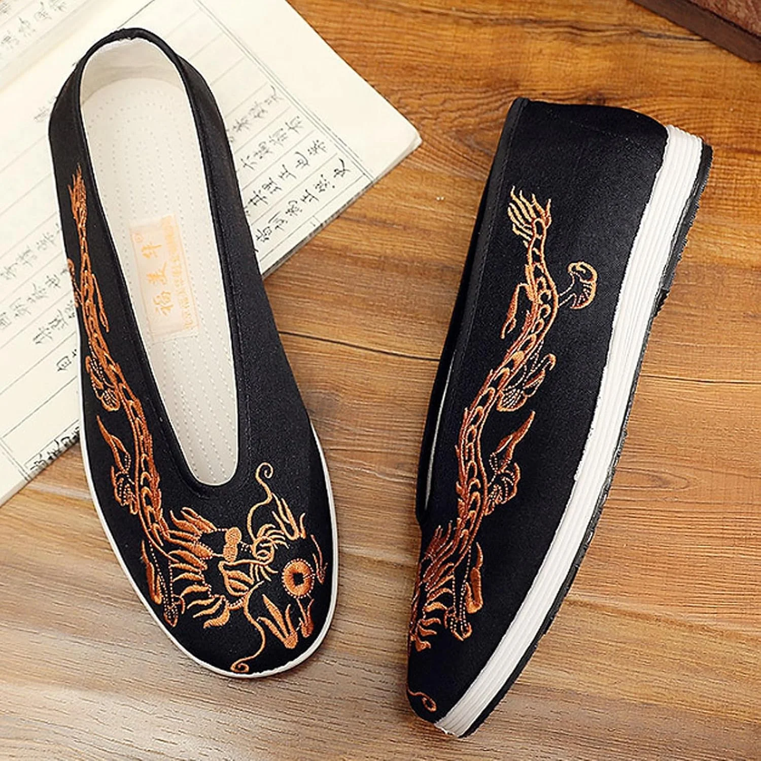 کفش پارچه ای تای چی، کفش سنتی کانواس کونگ فو چینی، دمپایی انعطاف پذیر هنرهای رزمی، مقاوم در برابر سایش، کشش خوب، برای گردش های روزانه، پیاده روی و دویدن کفش پارچه ای تای چی، کفش سنتی کانواس کونگ فو چینی، دمپایی انعطاف پذیر هنرهای رزمی، مقاوم در برابر سایش، کشش خوب، برای گردش های روزانه، پیاده روی و دویدن