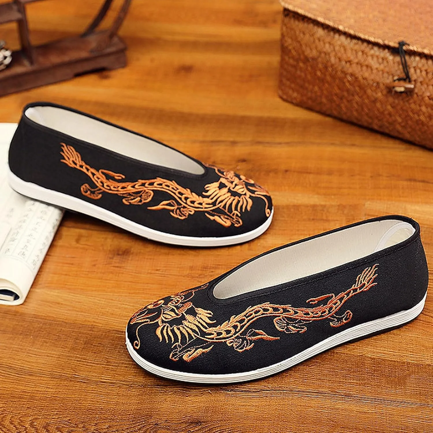 کفش پارچه ای تای چی، کفش سنتی کانواس کونگ فو چینی، دمپایی انعطاف پذیر هنرهای رزمی، مقاوم در برابر سایش، کشش خوب، برای گردش های روزانه، پیاده روی و دویدن کفش پارچه ای تای چی، کفش سنتی کانواس کونگ فو چینی، دمپایی انعطاف پذیر هنرهای رزمی، مقاوم در برابر سایش، کشش خوب، برای گردش های روزانه، پیاده روی و دویدن