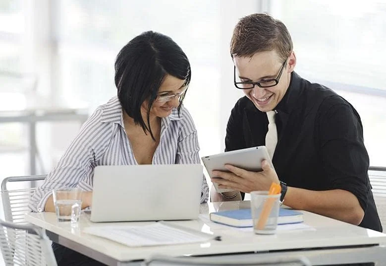 آنتن MIMO همه جهته NETGEAR (600451) - افزایش عملکرد آنتن های داخلی، سازگار با روترهای هات اسپات M5 (MR5200) و M6 (MR6150)، شامل 2 اتصال دهنده TS-9 و 2 SMA