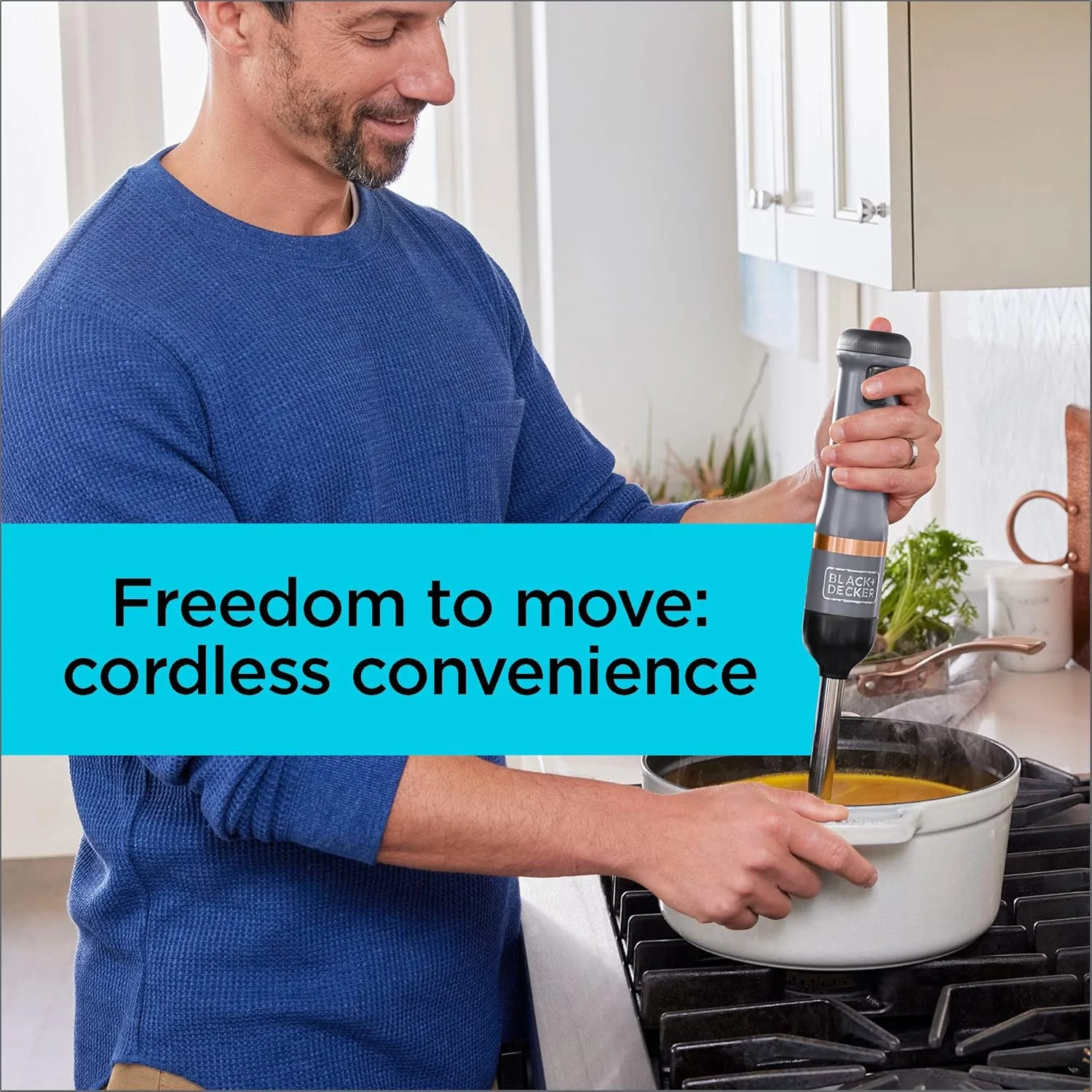 دستگاه چندکاره آشپزخانه BLACK+DECKER شامل واحد قدرت 7.2 ولت، مخلوط کن، پیمانه اندازه گیری 700 میلی لیتری، پایه شارژ با کابل مغناطیسی، همزن، کف ساز شیر، آسیاب ادویه، دربازکن شراب و دربازکن کنسرو