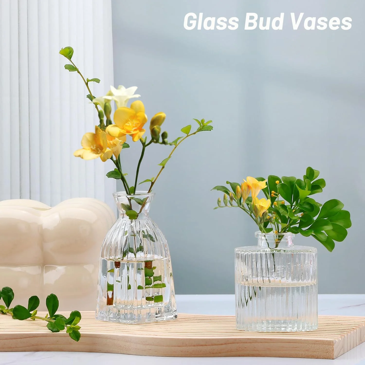 ست ۴ عددی گلدان شیشه ای اسپنور، گلدان های کوچک برای تزیین میز، گلدان های مینیاتوری شفاف با طرح برجسته، سفید کریستالی، ۶.۱ سانتی متر، طرح غنچه، سبک قدیمی، دکور اتاق خواب