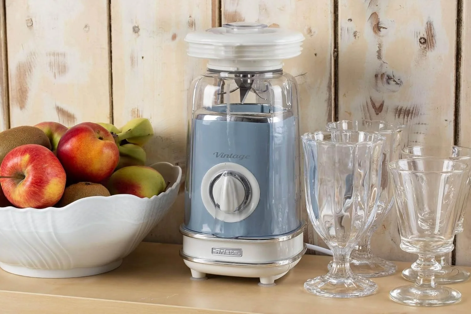 مخلوط کن کم جا با طراحی قدیمی