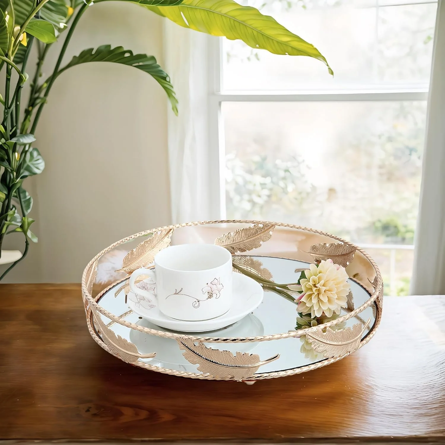 سینی سرو گرد دکور خانه، سینی آینه ای طلایی، مناسب برای سرو، آرایش، میز آرایش، عطر، تزئینی، آینه و سینی جواهرات برای حمام و اتاق نشیمن.