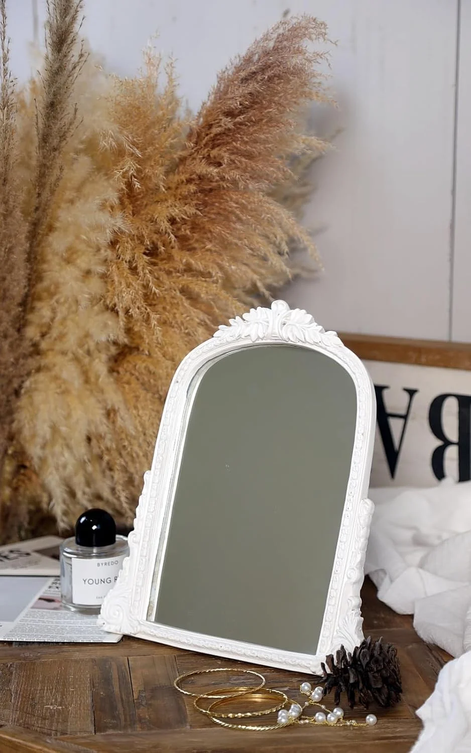 آینه آرایشی رومیزی سفید آنتیک با قاب رزینی حکاکی شده، آینه ایستاده کوچک برای اتاق خواب، اتاق نشیمن، روی میز (33.5 x 32.5 سانتی متر) آینه آرایشی رومیزی سفید آنتیک با قاب رزینی حکاکی شده، آینه ایستاده کوچک برای اتاق خواب، اتاق نشیمن، روی میز (33.5 x 32.5 سانتی متر)