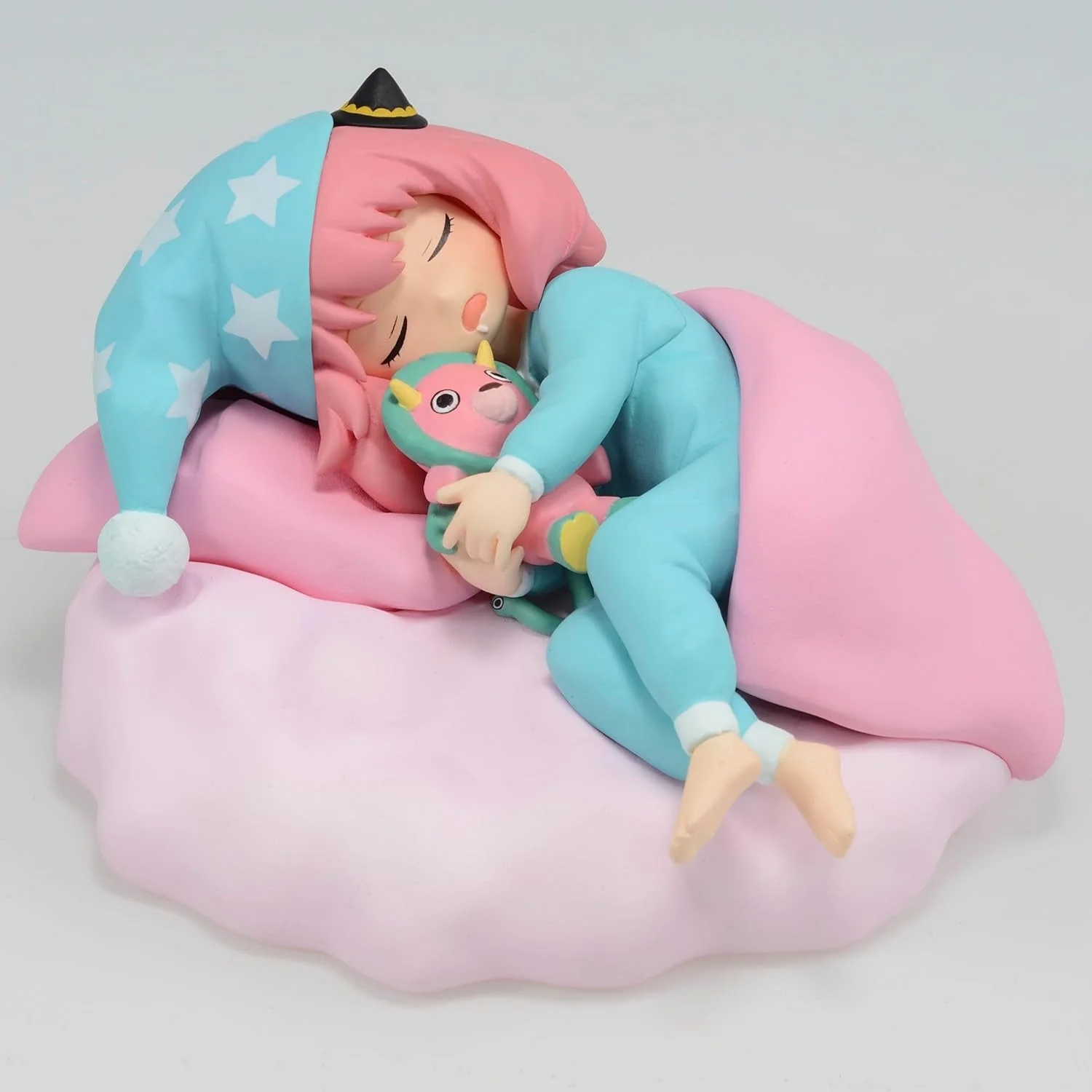 مجسمه آنیا فورجر از انیمه Spy x Family، مجموعه Break Time، لباس خواب، برند Banpresto مجسمه آنیا فورجر از انیمه Spy x Family، مجموعه Break Time، لباس خواب، برند Banpresto