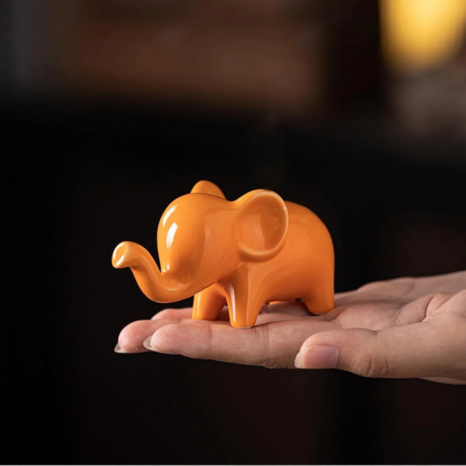 مجسمه فیل تزئینی - مجسمه کوچک فیل سرامیکی برای خانه یا محل کار، نماد ثروت و خوش شانسی، طراحی دقیق، هدیه ای برای دوستداران فیل (10x4.3x5 سانتی متر، نارنجی) مجسمه فیل تزئینی - مجسمه کوچک فیل سرامیکی برای خانه یا محل کار، نماد ثروت و خوش شانسی، طراحی دقیق، هدیه ای برای دوستداران فیل (10x4.3x5 سانتی متر، نارنجی)