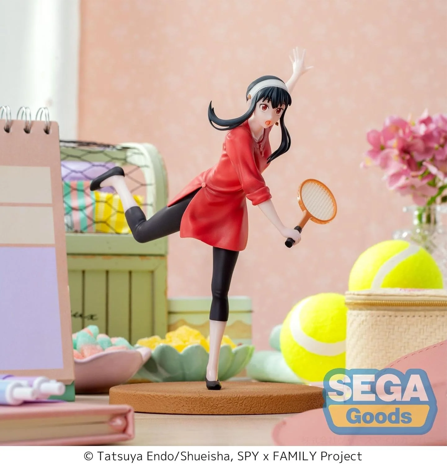 مجسمه یور فورجر از انیمه جاسوس × خانواده، تنیس لومیناستا، SEGA