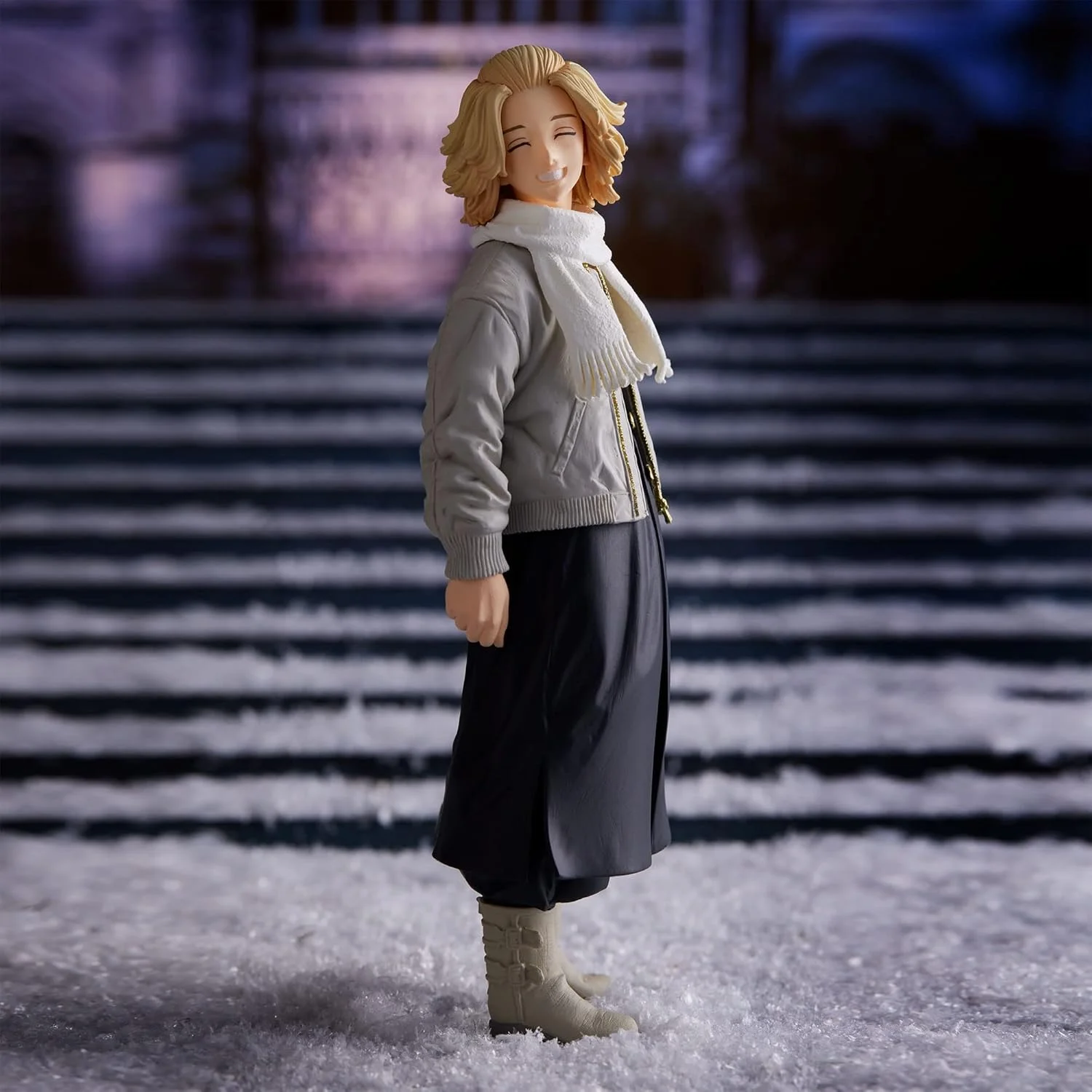 مجسمه مانجیرو سانو از مجموعه توکیو ریونجرز، جلد 3