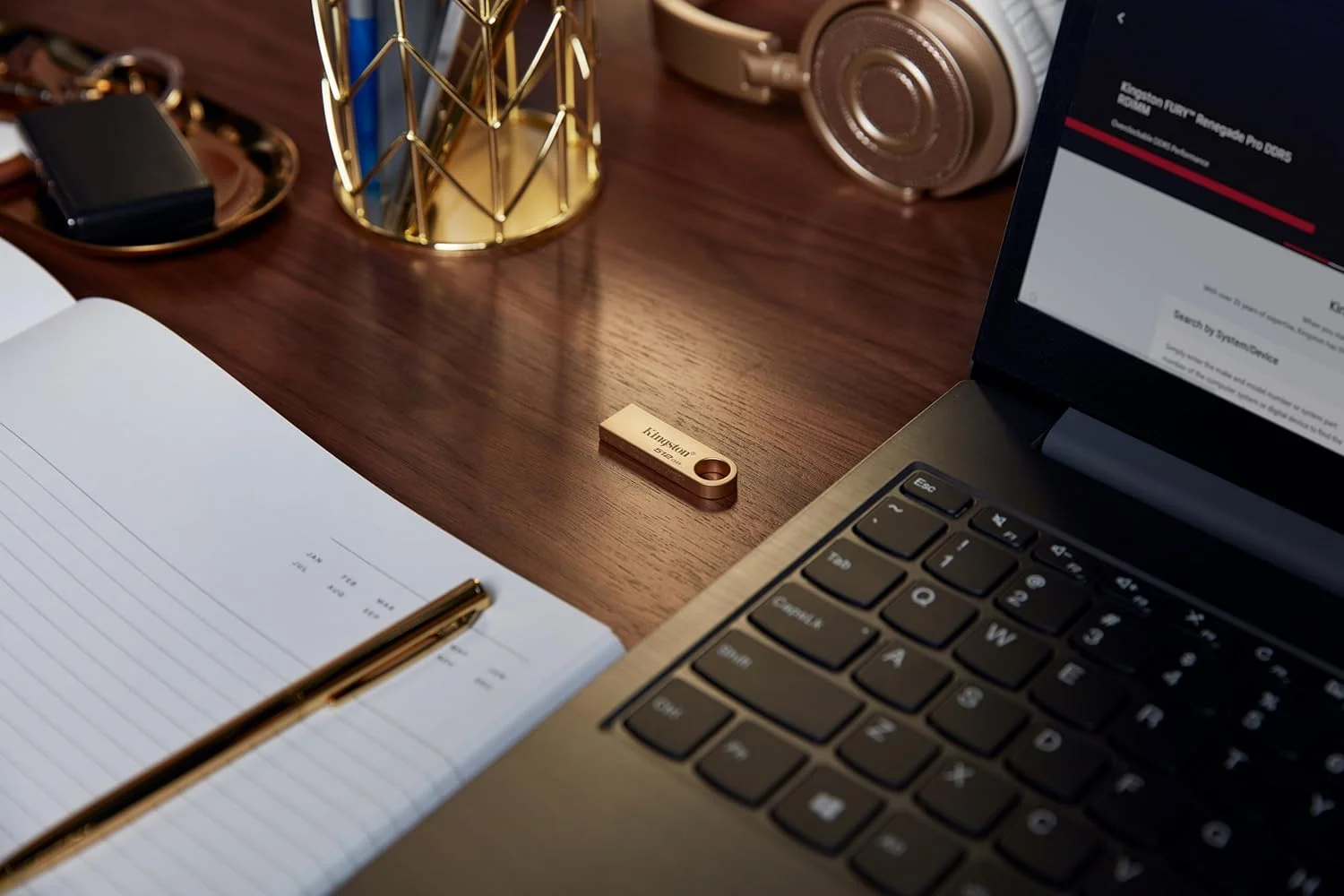 کینگستون DataTraveler SE9 Gen 3 با ظرفیت 512 گیگابایت - سرعت خواندن 220 مگابایت بر ثانیه - فلش مموری فلزی USB 3.2 Gen 1 - طلایی کینگستون DataTraveler SE9 Gen 3 با ظرفیت 512 گیگابایت - سرعت خواندن 220 مگابایت بر ثانیه - فلش مموری فلزی USB 3.2 Gen 1 - طلایی