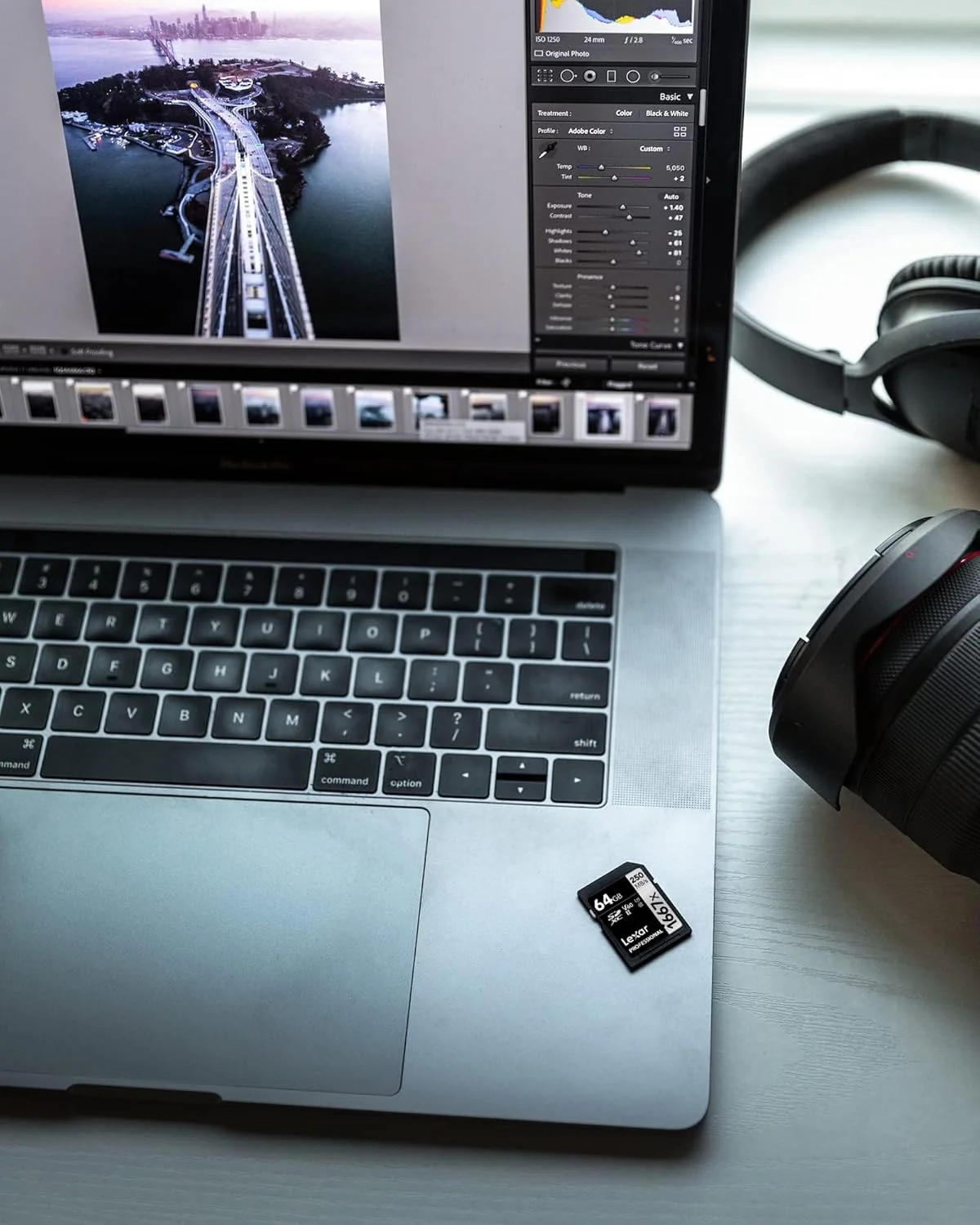 کارت حافظه لکسار Professional 1667x SD با ظرفیت 64 گیگابایت (دو عددی)، کارت حافظه SDXC UHS-II، سرعت خواندن تا 250 مگابایت بر ثانیه، سرعت نوشتن 120 مگابایت بر ثانیه، کلاس 10، U3، V60، برای عکاسان، فیلمبرداران و علاقه مندان حرفه ای (LSD1667064G-B2NAA) کارت حافظه لکسار Professional 1667x SD با ظرفیت 64 گیگابایت (دو عددی)، کارت حافظه SDXC UHS-II، سرعت خواندن تا 250 مگابایت بر ثانیه، سرعت نوشتن 120 مگابایت بر ثانیه، کلاس 10، U3، V60، برای عکاسان، فیلمبرداران و علاقه مندان حرفه ای (LSD1667064G-B2NAA)