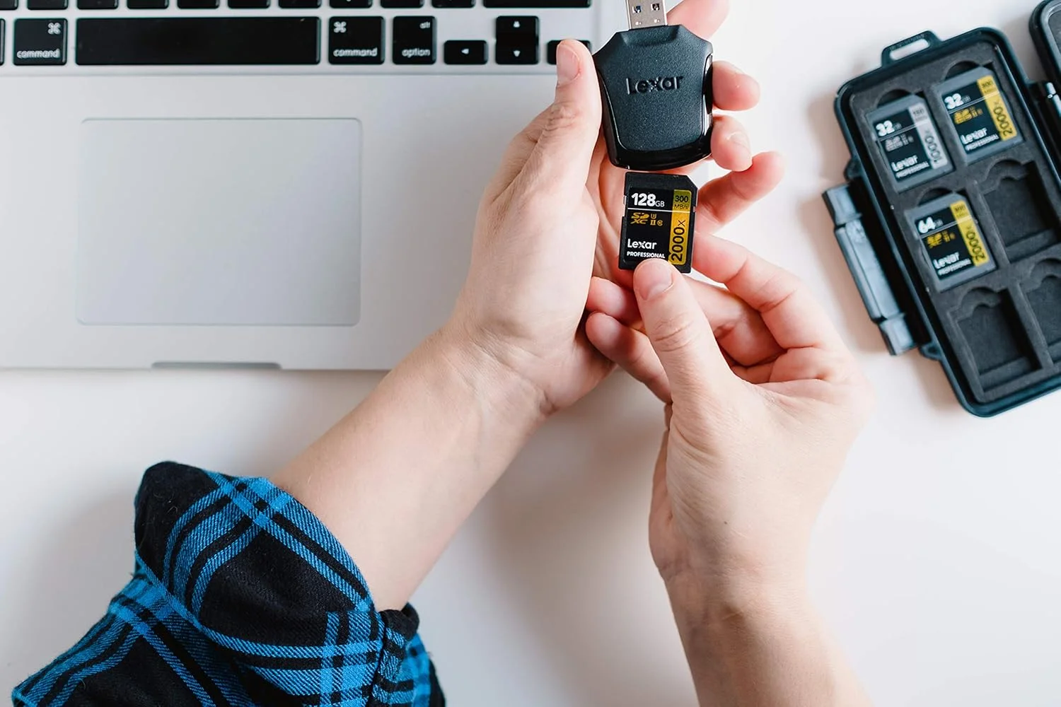 کارت حافظه لکسار Professional UHS-II با ظرفیت 64 گیگابایت مدل LSD64GCBNA2000R