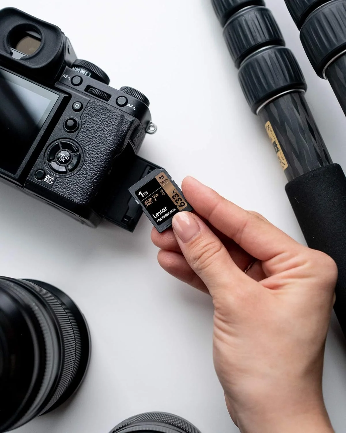 کارت حافظه لکسار Professional 633x SD با ظرفیت 1 ترابایت، کارت SDXC UHS-I، سرعت خواندن تا 95 مگابایت بر ثانیه، برای دوربین های DSLR میان رده، دوربین فیلمبرداری HD و دوربین های سه بعدی (LSD1TCB633)
