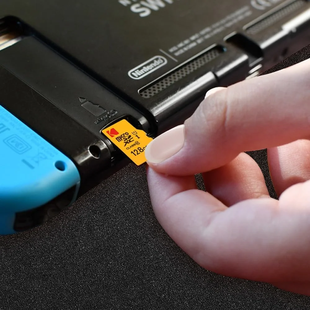 کارت حافظه میکرو اس دی ایکس سی 128 گیگابایتی کوداک امتک کلاس 10 UHS-I – کارت حافظه (میکرو اس دی ایکس سی، مشکی، قرمز، زرد، UHS-I، کلاس 10، SD، بسته بندی بلیستر) کارت حافظه میکرو اس دی ایکس سی 128 گیگابایتی کوداک امتک کلاس 10 UHS-I – کارت حافظه (میکرو اس دی ایکس سی، مشکی، قرمز، زرد، UHS-I، کلاس 10، SD، بسته بندی بلیستر)