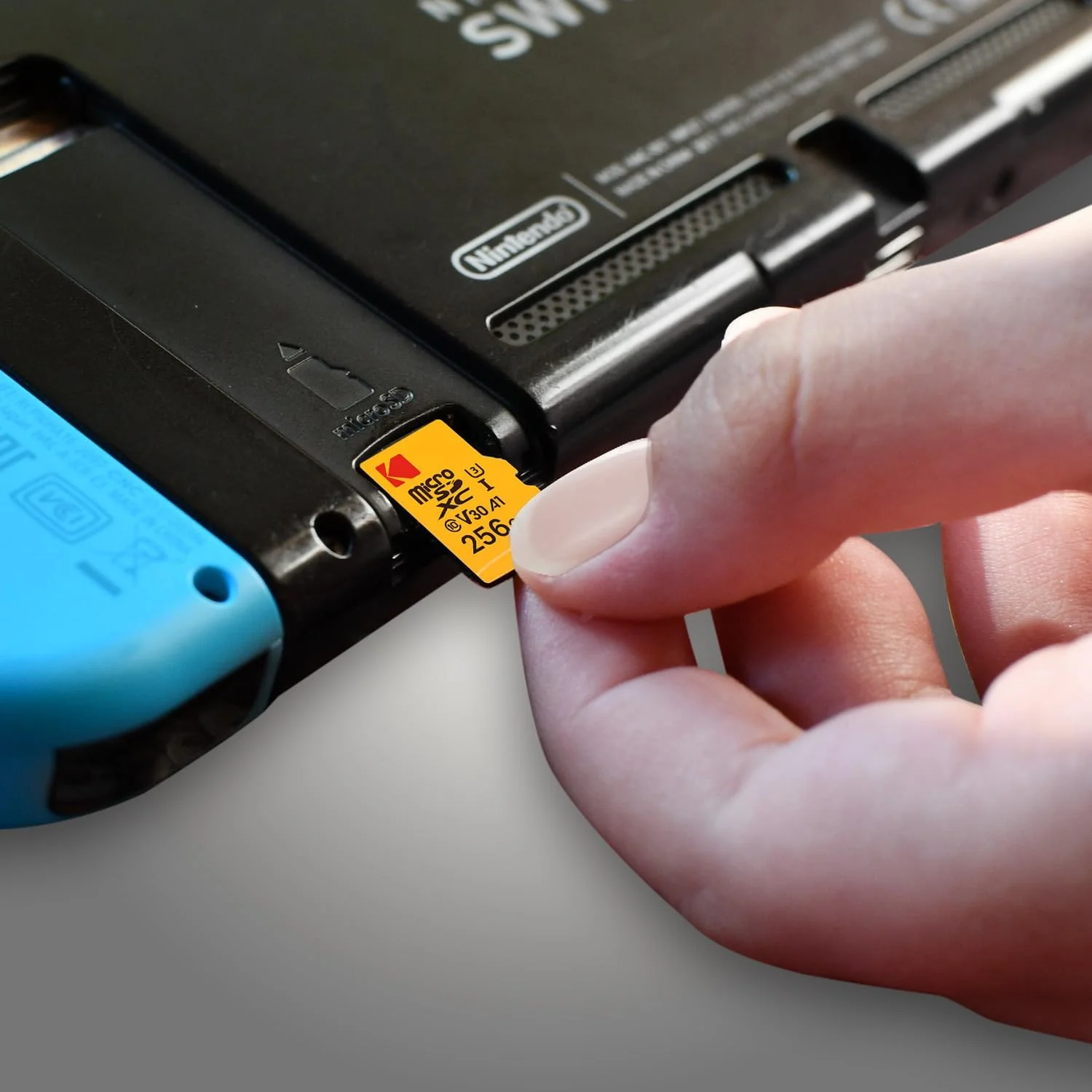 کارت حافظه میکرو اس دی کداک - 256 گیگابایت UHS-I U3 V30 A1 microSDHC/XC - کارت حافظه میکرو اس دی - سرعت خواندن حداکثر 95 مگابایت بر ثانیه - سرعت نوشتن حداکثر 85 مگابایت بر ثانیه - فضای ذخیره سازی اضافی دستگاه های چند رسانه ای