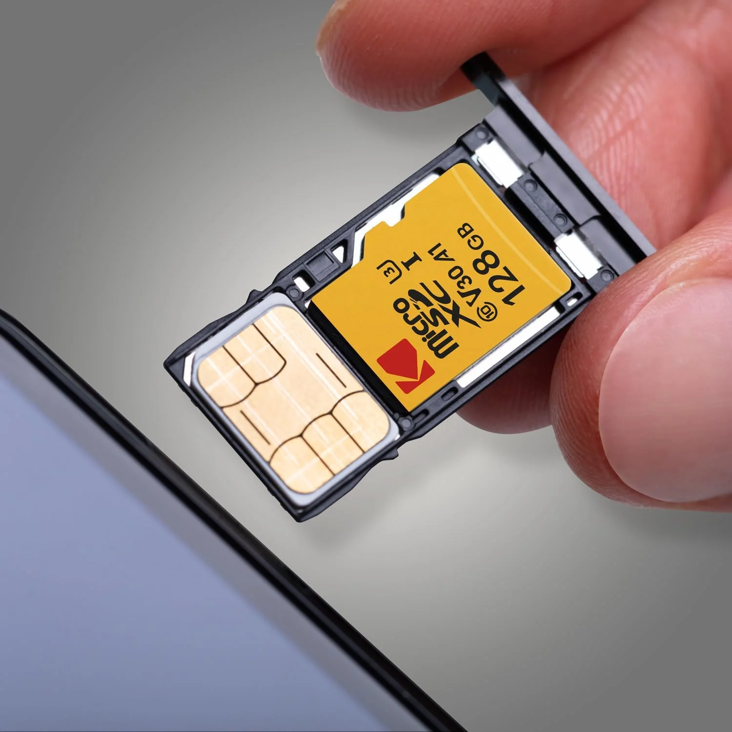 کارت حافظه میکرو اس دی 128 گیگابایتی Smartree Kodak UHS-I U3 V30 A1 microSDHC/XC - کارت حافظه میکرو اس دی - سرعت خواندن حداکثر 95 مگابایت بر ثانیه - سرعت نوشتن 85 مگابایت بر ثانیه - فضای ذخیره سازی اضافی دستگاه های چند رسانه ای