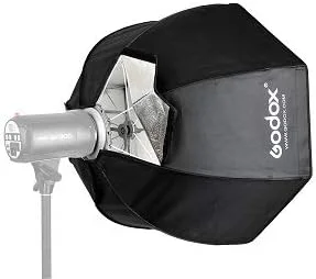 سافت باکس اکتاگونال قابل حمل Godox با گرید لانه زنبوری و مانت بوئنز، 80 سانتی متر سافت باکس اکتاگونال قابل حمل Godox با گرید لانه زنبوری و مانت بوئنز، 80 سانتی متر