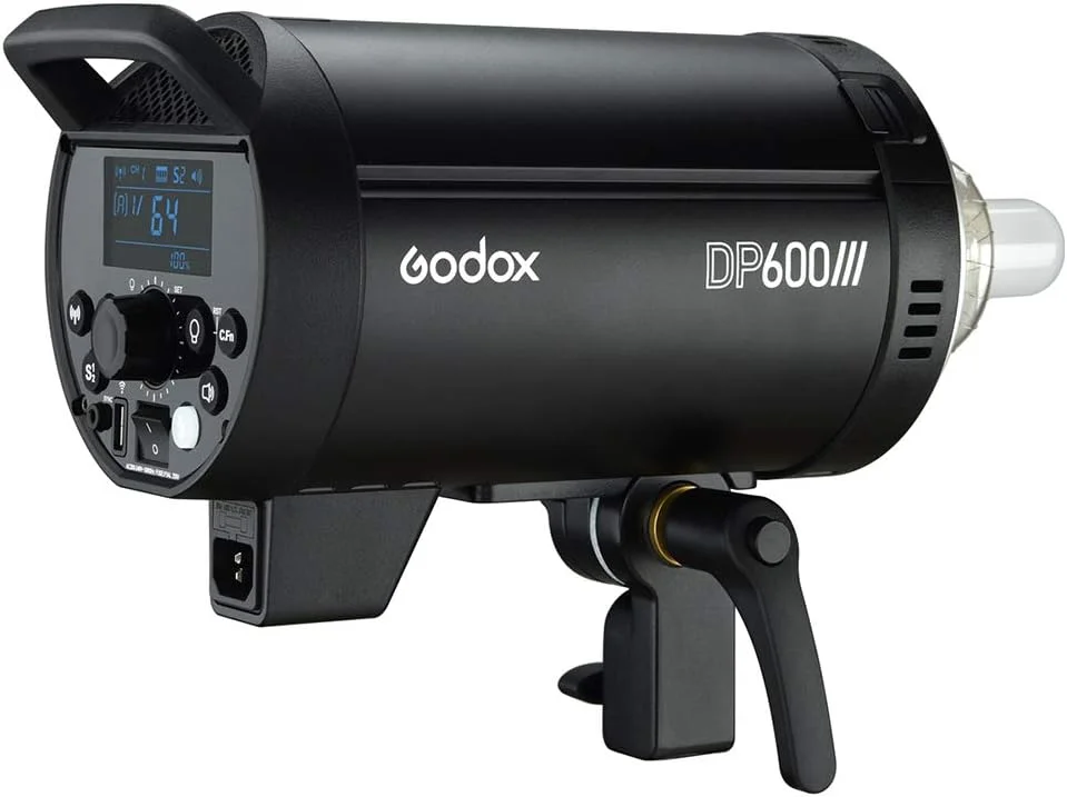 فلاش استودیویی حرفه ای گودکس DP600III زمان بازیافت 1 ثانیه ای GN80 5600k 600Ws سیستم بی سیم 2.4G X مانت بوئنز لامپ مدلینگ 150W (DP600III) فلاش استودیویی حرفه ای گودکس DP600III زمان بازیافت 1 ثانیه ای GN80 5600k 600Ws سیستم بی سیم 2.4G X مانت بوئنز لامپ مدلینگ 150W (DP600III)