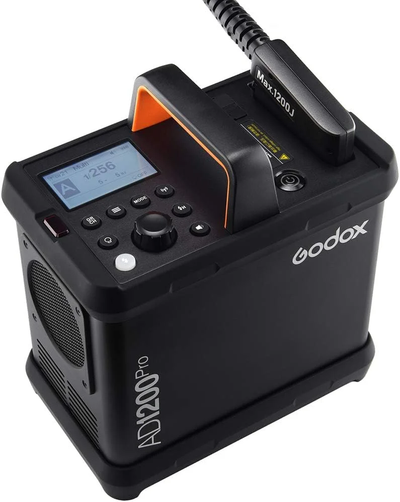 کیت پاور پک Godox AD1200Pro 1200Ws TTL، کیت فلاش استروب قابل حمل 2.4G در فضای باز با باتری و مانت بوئنز کیت پاور پک Godox AD1200Pro 1200Ws TTL، کیت فلاش استروب قابل حمل 2.4G در فضای باز با باتری و مانت بوئنز