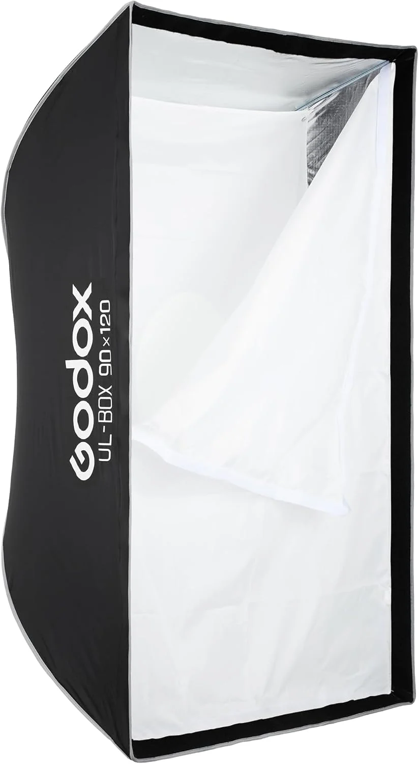 سافت باکس مستطیلی تاشو Godox با ابعاد 35.5"x47"، سافت باکس نواری با نصب Bowens، دیفیوزرها، گرید، کیف، برای فلاش های استودیویی Godox SL60II AD400PRO AD600 و سایر فلاش های دارای مانت بوئنز. سافت باکس مستطیلی تاشو Godox با ابعاد 35.5"x47"، سافت باکس نواری با نصب Bowens، دیفیوزرها، گرید، کیف، برای فلاش های استودیویی Godox SL60II AD400PRO AD600 و سایر فلاش های دارای مانت بوئنز.