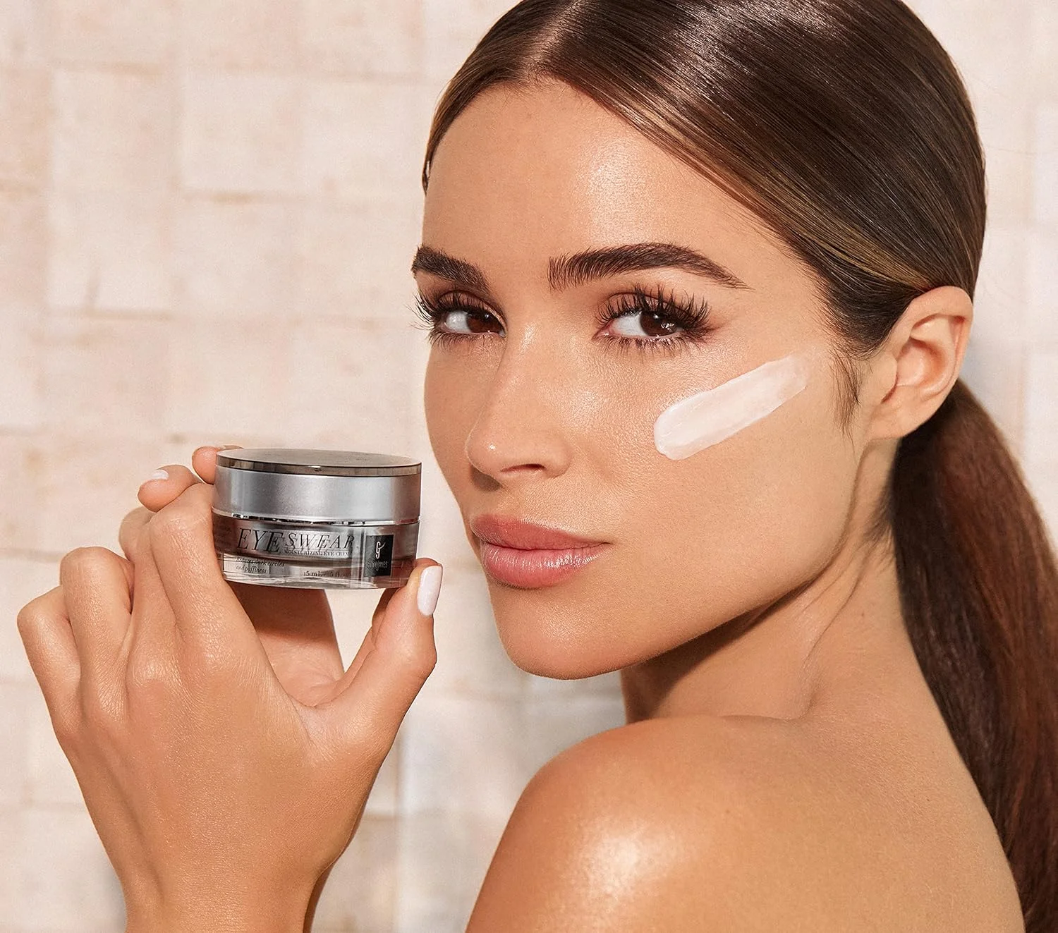 کرم دور چشم گودجینز - کرم دور چشم برای سیاهی، پف و خطوط ریز | کرم دور چشم سلول های بنیادی، مرطوب کننده و ضد پیری - حاوی سلول های بنیادی، آلوئه ورا و ویتامین C (147 میلی لیتر)