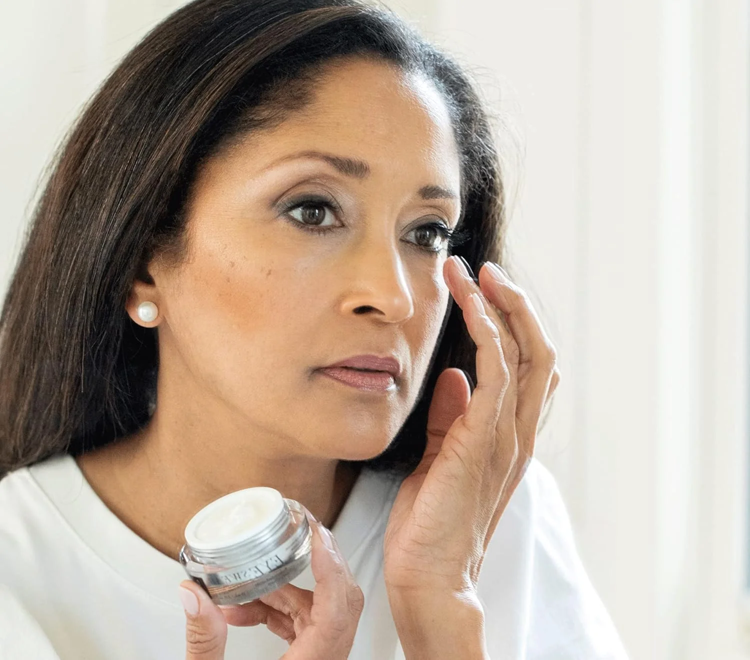 کرم دور چشم گودجینز - کرم دور چشم برای سیاهی، پف و خطوط ریز | کرم دور چشم سلول های بنیادی، مرطوب کننده و ضد پیری - حاوی سلول های بنیادی، آلوئه ورا و ویتامین C (147 میلی لیتر)