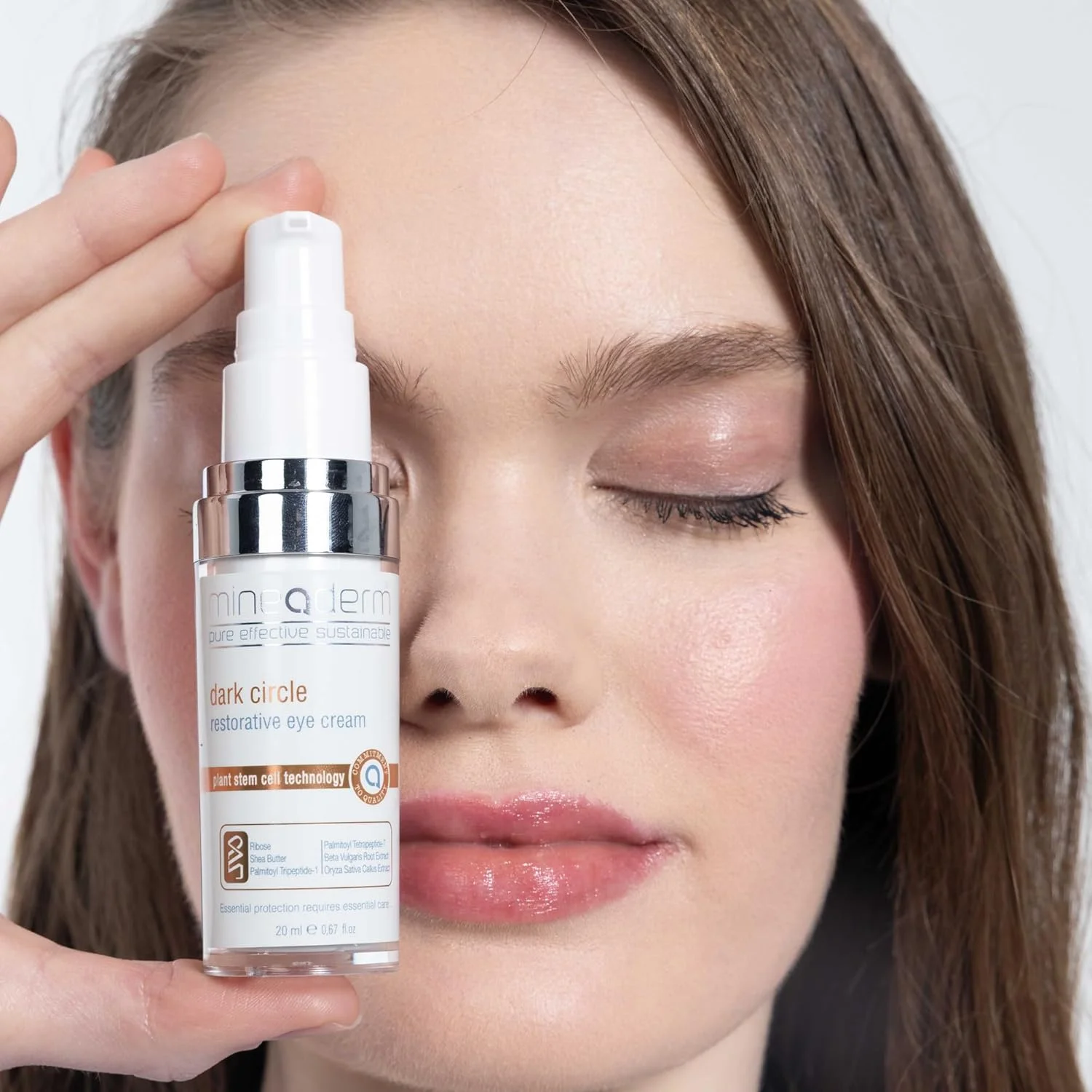 کرم دور چشم ترمیم کننده تیرگی مینادرم - کرم سفت کننده دور چشم با پپتیدها، فناوری سلول های بنیادی و هالوکسيل - ضد تیرگی دور چشم و خطوط ریز - 20 میلی لیتر کرم دور چشم ترمیم کننده تیرگی مینادرم - کرم سفت کننده دور چشم با پپتیدها، فناوری سلول های بنیادی و هالوکسيل - ضد تیرگی دور چشم و خطوط ریز - 20 میلی لیتر