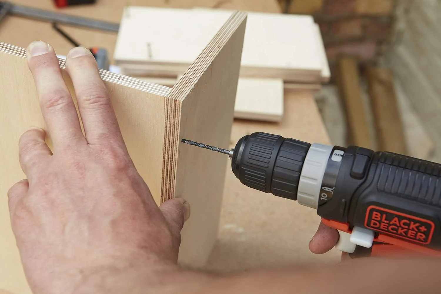 دریل پیچ گوشتی 12 ولت Black+Decker با 1 باتری 1.5 آمپر USB، 1 باتری دریل پیچ گوشتی 12 ولت Black+Decker با 1 باتری 1.5 آمپر USB، 1 باتری