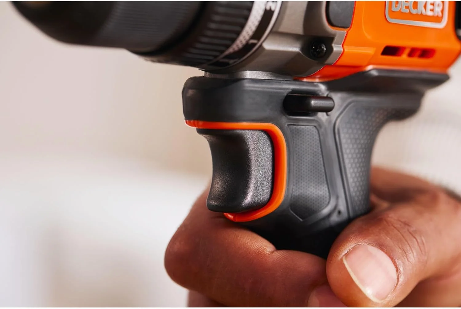 دریل پیچ گوشتی شارژی 18 ولت بلک اند دکر مدل BCD382XN-XJ (بدون باتری و شارژر)