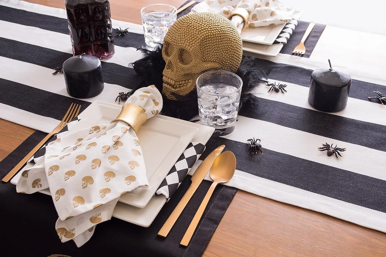 رانر رومیزی راه راه DII Cabana Dobby، سایز 18x108 اینچ، مشکی و سفید رانر رومیزی راه راه DII Cabana Dobby، سایز 18x108 اینچ، مشکی و سفید