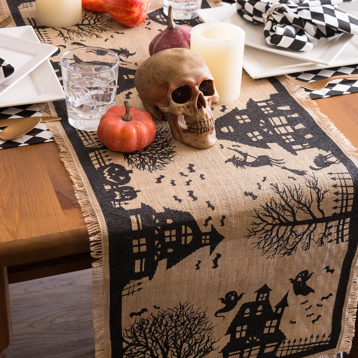 دکوری میز بافت گونی DII با طرح هالووین، طرح خانه جن زده، رومیزی، 35x287 سانتی متر، مشکی و قهوه ای دکوری میز بافت گونی DII با طرح هالووین، طرح خانه جن زده، رومیزی، 35x287 سانتی متر، مشکی و قهوه ای