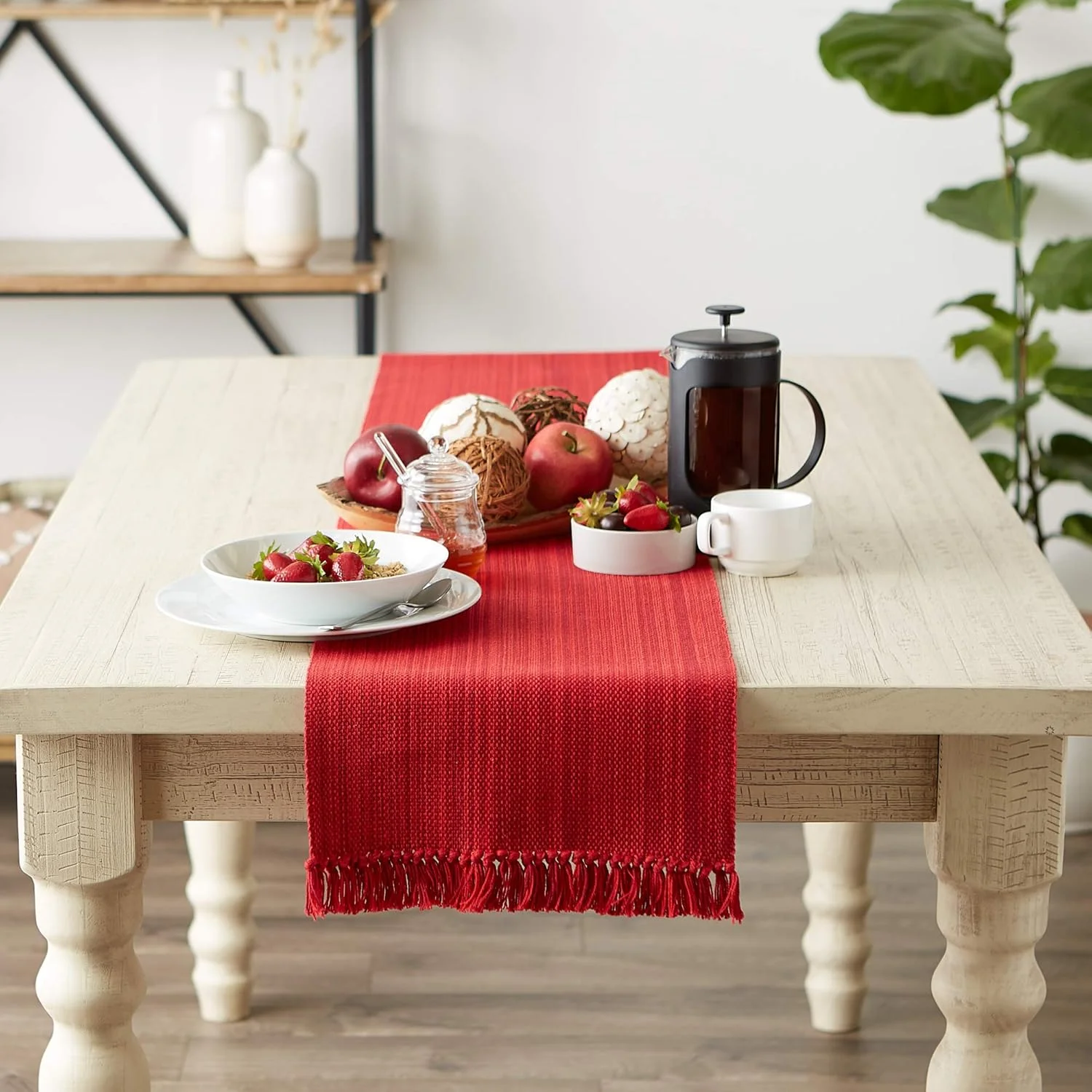 رانر رومیزی طرح متنوع DII، سایز 33x183 سانتی متر، رنگ قرمز تانگو