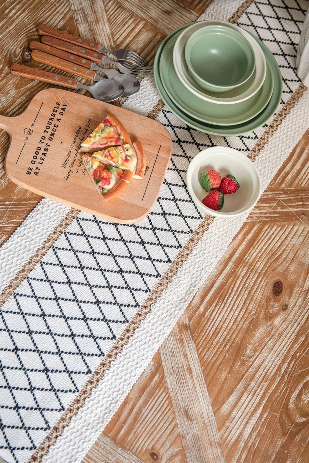 رانر رومیزی بوهو KASTWAVE، شیری رنگ، 183x30 سانتی متر، پنبه و جوت، طرح راه راه هندسی، ایده آل برای دکوراسیون بوهمی رانر رومیزی بوهو KASTWAVE، شیری رنگ، 183x30 سانتی متر، پنبه و جوت، طرح راه راه هندسی، ایده آل برای دکوراسیون بوهمی