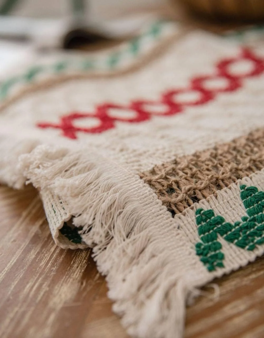 رانر رومیزی طرح بوهمیایی خلاقانه KASTWAVE، رومیزی مستطیلی راه راه رنگارنگ با منگوله بافته شده مناسب میز قهوه، دکوراسیون منزل، مهمانی، رستوران، آشپزخانه، تعطیلات، عروسی (30*180 سانتی متر)