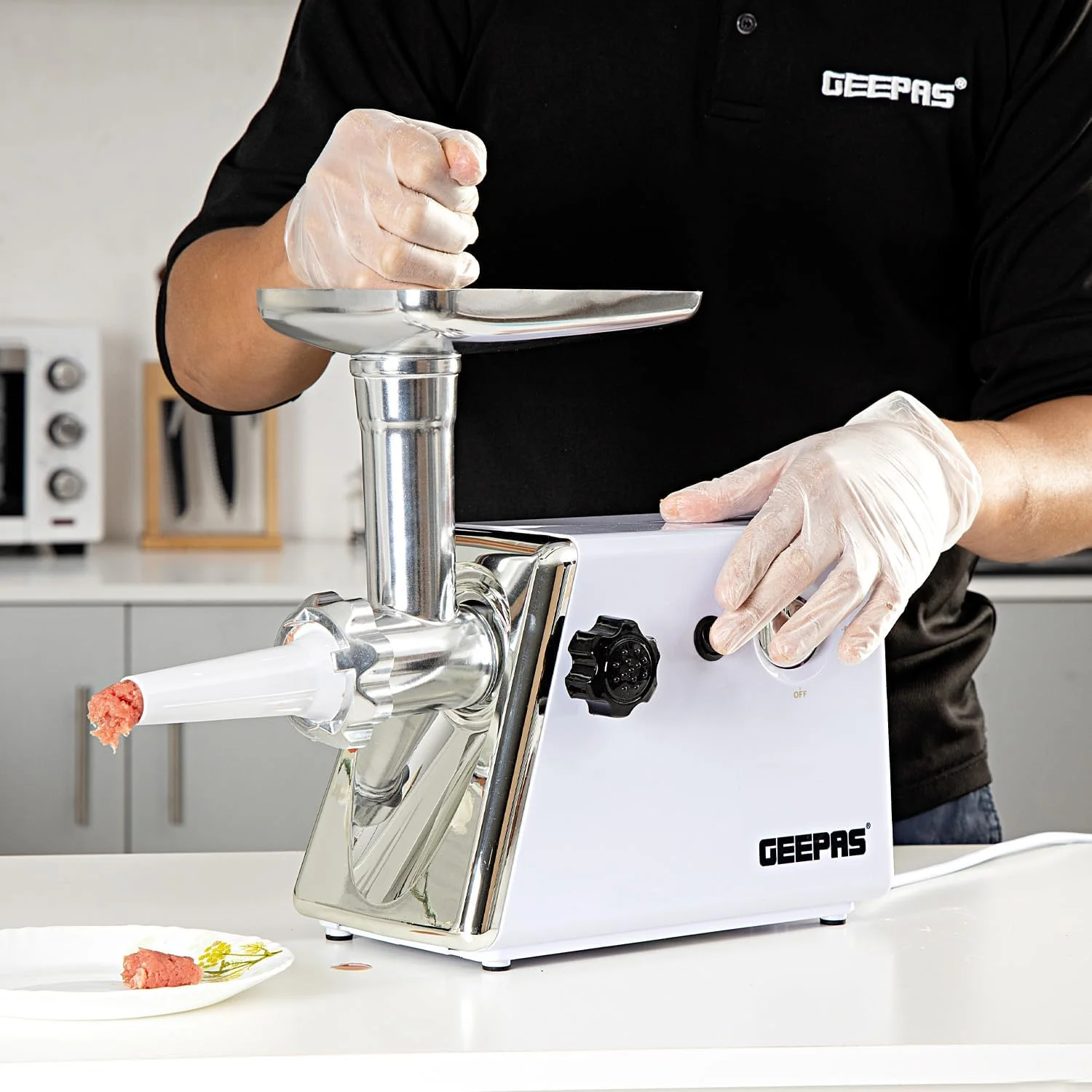 چرخ گوشت تیغه استیل ضد زنگ Geepas | چرخ گوشت برقی، گیربکس آلومینیومی، 2000 وات | صفحات برش فلزی، لوازم جانبی، چرخ دنده های فلزی، تیغه استیل ضد زنگ چرخ گوشت تیغه استیل ضد زنگ Geepas | چرخ گوشت برقی، گیربکس آلومینیومی، 2000 وات | صفحات برش فلزی، لوازم جانبی، چرخ دنده های فلزی، تیغه استیل ضد زنگ