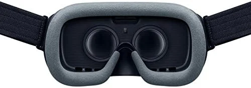 هدست واقعیت مجازی سامسونگ Gear VR به همراه کنترلر - نسخه اسپانیایی - مشکی هدست واقعیت مجازی سامسونگ Gear VR به همراه کنترلر - نسخه اسپانیایی - مشکی