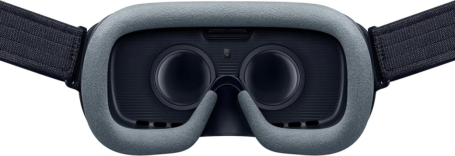 هدست واقعیت مجازی سامسونگ Gear VR 2017 به همراه کنترلر حرکتی - نسخه انگلستان - سازگار با S9/S9+/Note8/S8/S8+ هدست واقعیت مجازی سامسونگ Gear VR 2017 به همراه کنترلر حرکتی - نسخه انگلستان - سازگار با S9/S9+/Note8/S8/S8+